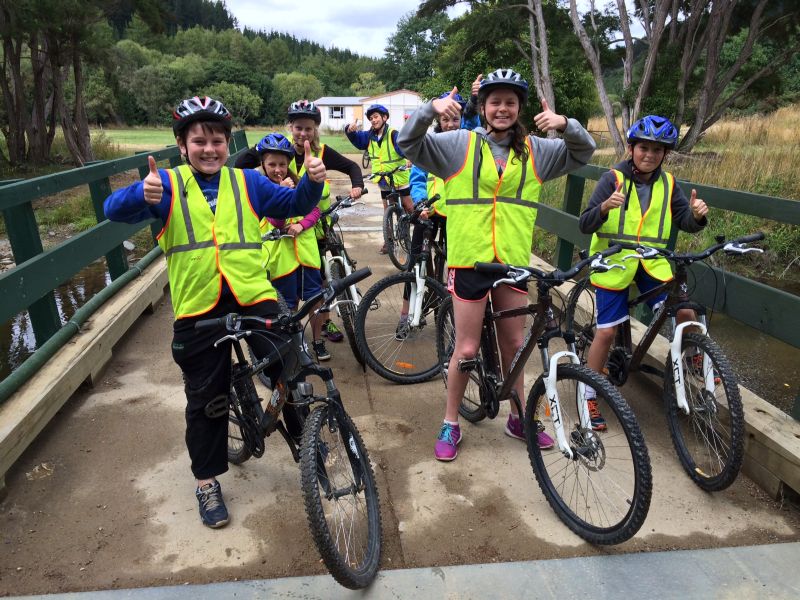 Tahuna Normal Intermediate School Mountain Biking with Mountain Biking Otago